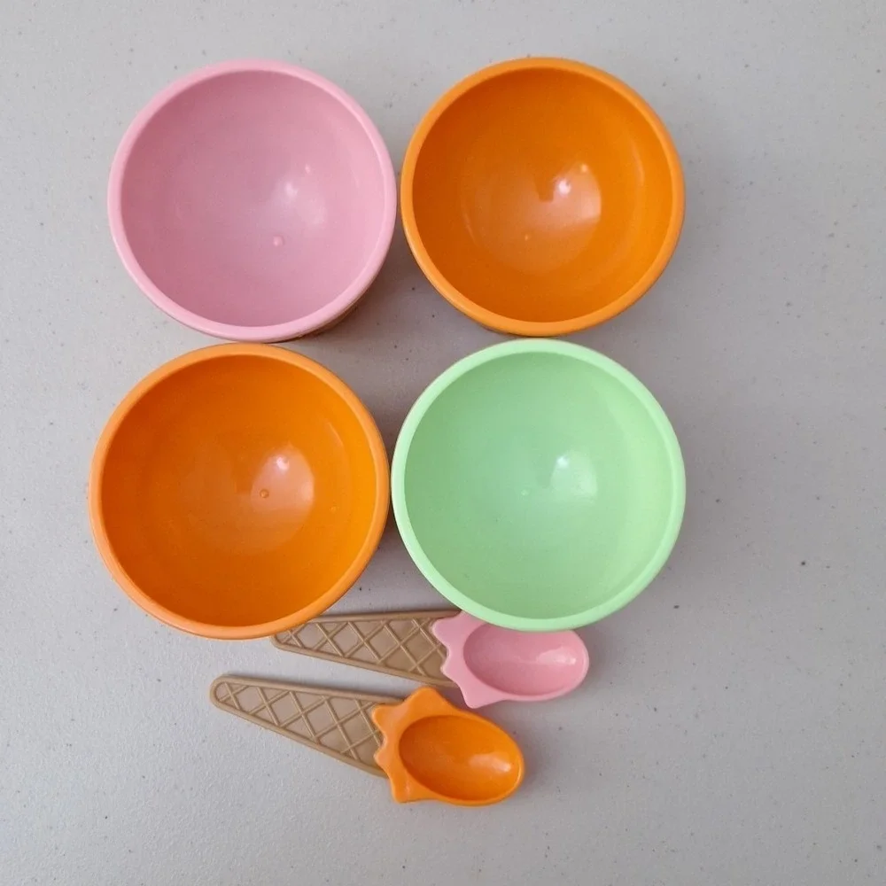 Vtg 90's 4 Colorful Matching Plastic Waffle Ice Cream Bowls & 2 Spoons